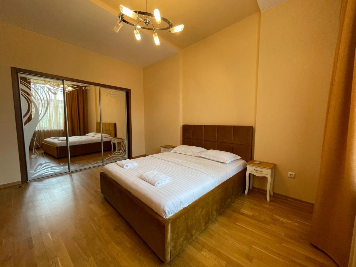 Avangard Qn Romana 26 Apart Leopoli Esterno foto